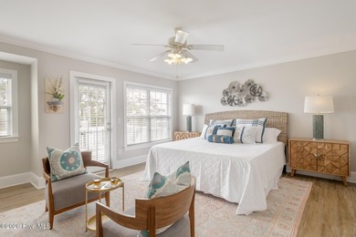 Welcome to Pie Seas, just a few short blocks from the beach in - photo 21