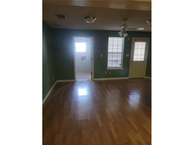 Charming 3-bedroom, 2-bath home conveniently located with quick - photo 5