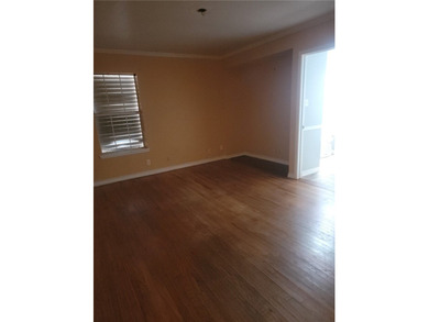Charming 3-bedroom, 2-bath home conveniently located with quick - photo 10