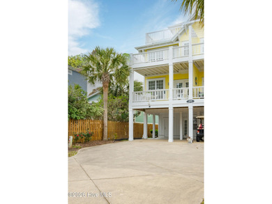 Welcome to Pie Seas, just a few short blocks from the beach in - photo 47