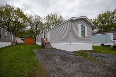 This charming 3-bedroom, 2 full bath single-wide home offers - photo 1