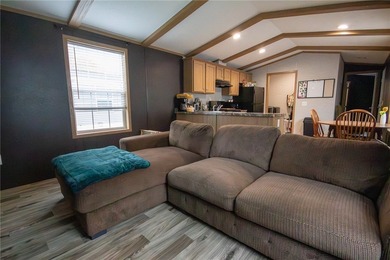This charming 3-bedroom, 2 full bath single-wide home offers - photo 5