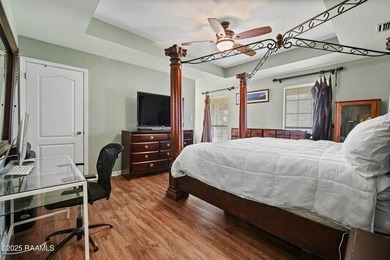 This beautifully maintained 2,139 sq. ft. home offers 3 bedrooms - photo 8