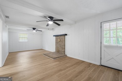 Fully remodeled and move-in ready, this updated 1980s - photo 21