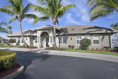 Welcome to this immaculate, lovingly maintained lakefront home - photo 21