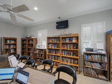 Welcome to this immaculate, lovingly maintained lakefront home - photo 25