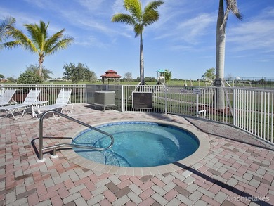 Welcome to this immaculate, lovingly maintained lakefront home - photo 27