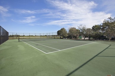Welcome to this immaculate, lovingly maintained lakefront home - photo 31