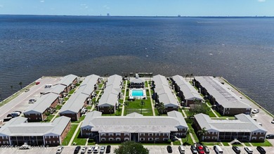 Enjoy the best of Florida waterfront living in this 2-bedroom - photo 4