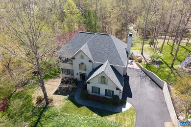 PROPERTY IS PRICED BELOW A RECENT APPRAISAL, at just $253 per - photo 3