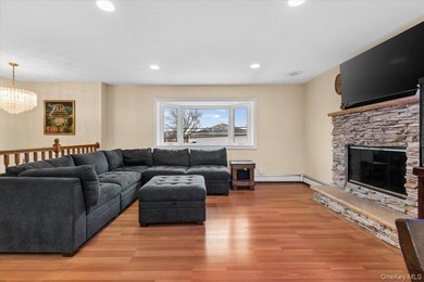 Waterfront Living in the Heart of Bellmore! Welcome to this - photo 5