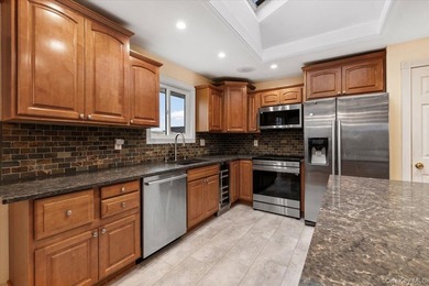 Waterfront Living in the Heart of Bellmore! Welcome to this - photo 9