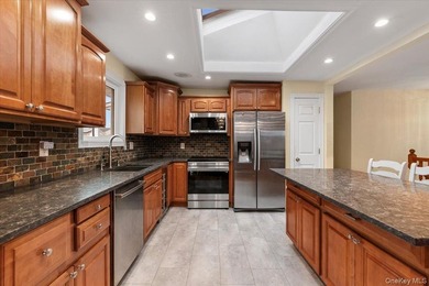 Waterfront Living in the Heart of Bellmore! Welcome to this - photo 10