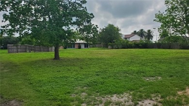 Located in the established Edgewater Terrace neighborhood in - photo 1