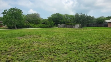 Located in the established Edgewater Terrace neighborhood in - photo 7