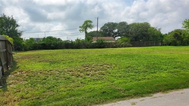 Located in the established Edgewater Terrace neighborhood in - photo 10