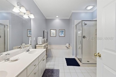Beautiful and bright 3BR 3BA. End unit. Spacious & inviting - photo 17