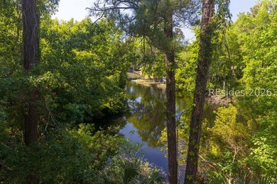 Beautiful and bright 3BR 3BA. End unit. Spacious & inviting - photo 25