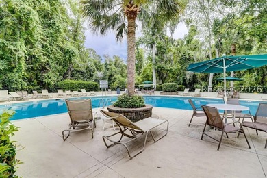 Beautiful and bright 3BR 3BA. End unit. Spacious & inviting - photo 27