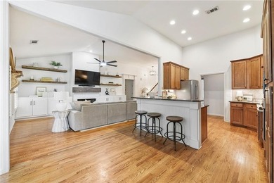 Welcome home to this beautifully maintained ranch with a - photo 2