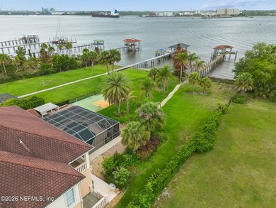 Tucked behind a palm lined entrance in the exclusive Rive St - photo 15