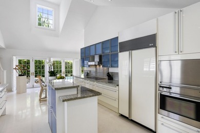Sophisticated and Serene Palm Beach livingpletely rebuilt in - photo 21