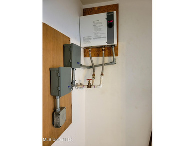 PRIME COMMERCIAL PROPERTY IN A FANTASTIC LOCATION! This - photo 23