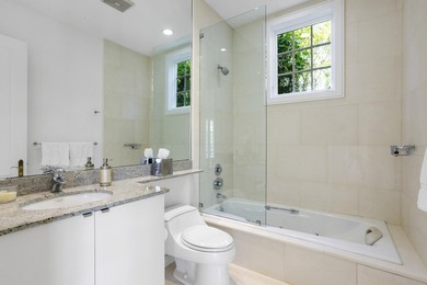 Sophisticated and Serene Palm Beach livingpletely rebuilt in - photo 24
