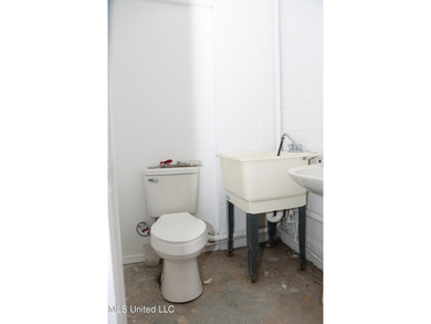 PRIME COMMERCIAL PROPERTY IN A FANTASTIC LOCATION! This - photo 28