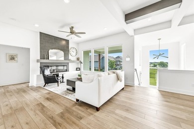This stunning 5-bedroom, 3-bathroom home offers the perfect - photo 8
