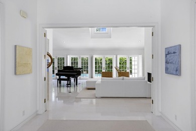 Sophisticated and Serene Palm Beach livingpletely rebuilt in - photo 31