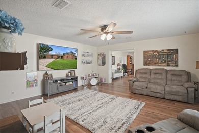 Well maintained 3-bedroom home in the peaceful, relaxing - photo 9