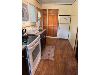 Well maintained move in ready original cabin in the desirable - photo 13