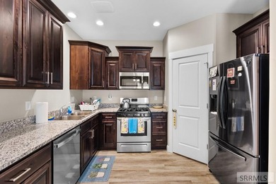 Enjoy the ease of low-maintenance living without sacrificing - photo 13