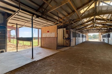 ESTATE with STRATEGIC FLEXIBILITY awaits in the heart of North - photo 14