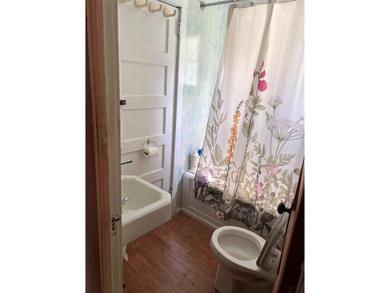 Well maintained move in ready original cabin in the desirable - photo 19