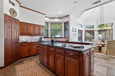 ESTATE with STRATEGIC FLEXIBILITY awaits in the heart of North - photo 19