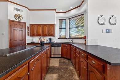ESTATE with STRATEGIC FLEXIBILITY awaits in the heart of North - photo 20