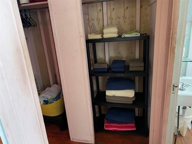Well maintained move in ready original cabin in the desirable - photo 21