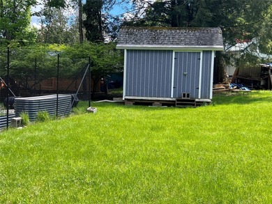 Well maintained move in ready original cabin in the desirable - photo 27
