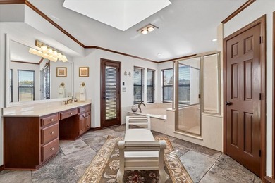 ESTATE with STRATEGIC FLEXIBILITY awaits in the heart of North - photo 28