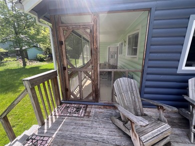 Well maintained move in ready original cabin in the desirable - photo 31