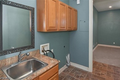 Come take a look at this HUGE GULF ACCESS POOL HOME of 3374sq/f - photo 33
