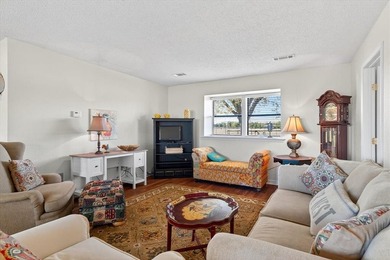 ESTATE with STRATEGIC FLEXIBILITY awaits in the heart of North - photo 36