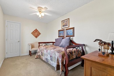 ESTATE with STRATEGIC FLEXIBILITY awaits in the heart of North - photo 38