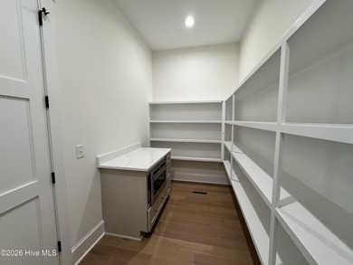 Stunning 4,052 Sf 2-story home with exceptional features inside - photo 13