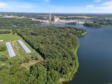Lakefront Property with 10 Acres - Perfect for a Gentleman's - photo 31