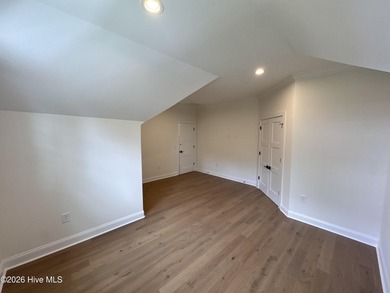 Stunning 4,052 Sf 2-story home with exceptional features inside - photo 41