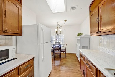 Welcome to this sun-filled spacious 2-bedroom, 1-bath residence - photo 4