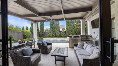 Beautifully updated northeast-facing Contemporary Mediterranean - photo 19